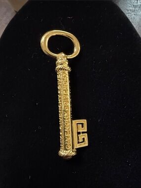 EUC Givenchy SKELETON KEY MONOGRAM PIN